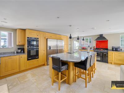 Kitchen / Breakfast Room
